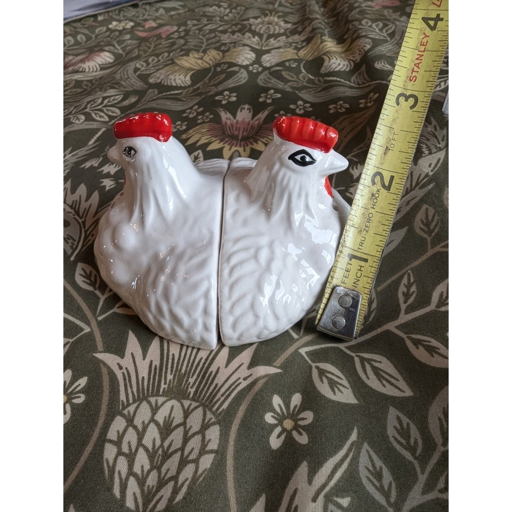 Vintage Chicken Salt and Pepper Shakers Split In Half Farm Cottagecore Grandma - Picture 7 of 7